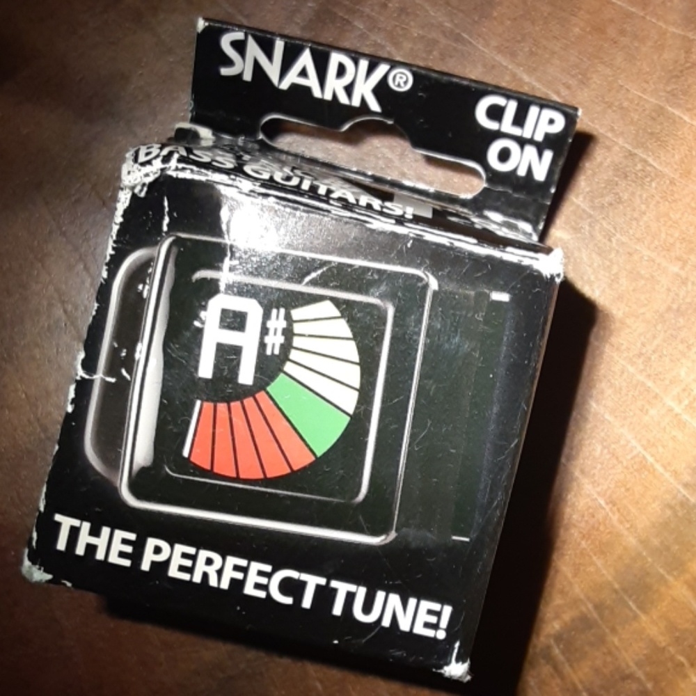 NWT ☆ Guitar Clip-On Guitar Tuner